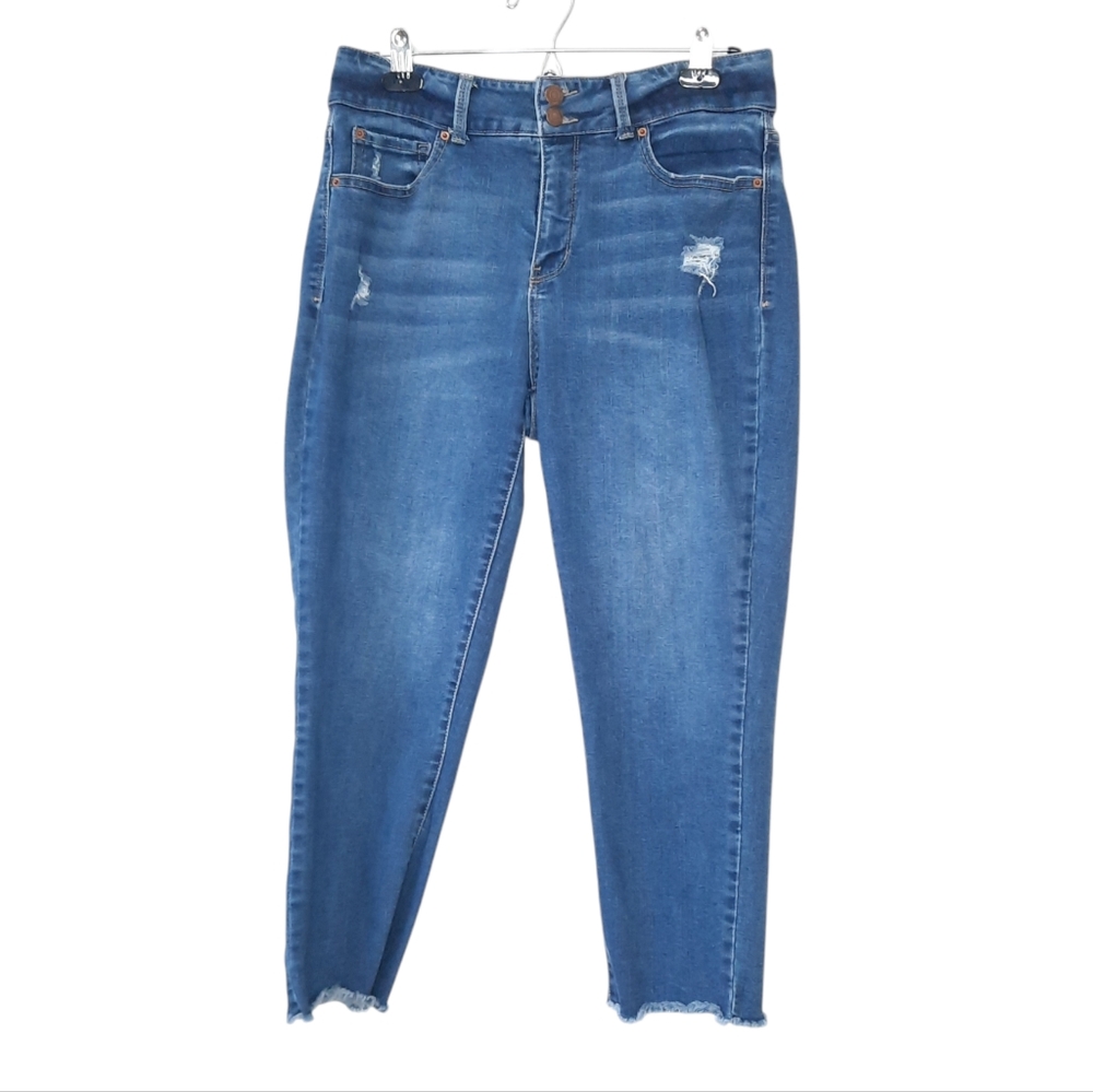 Time and Tru Distressed Straight Leg Jeans Raw Hem Womens Size 12 Stretch